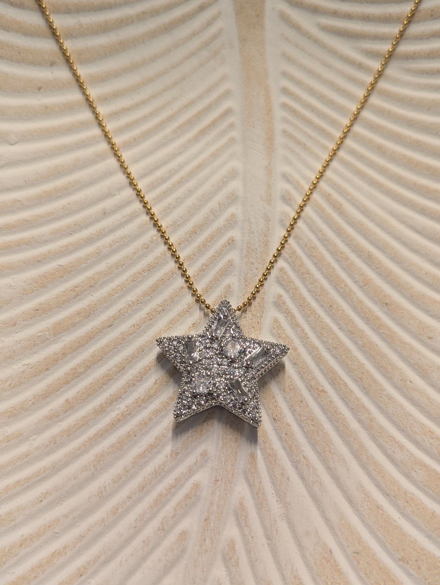 ✨ Vergoldete Stern-Halskette – Ein Funkeln für deinen Look ✨