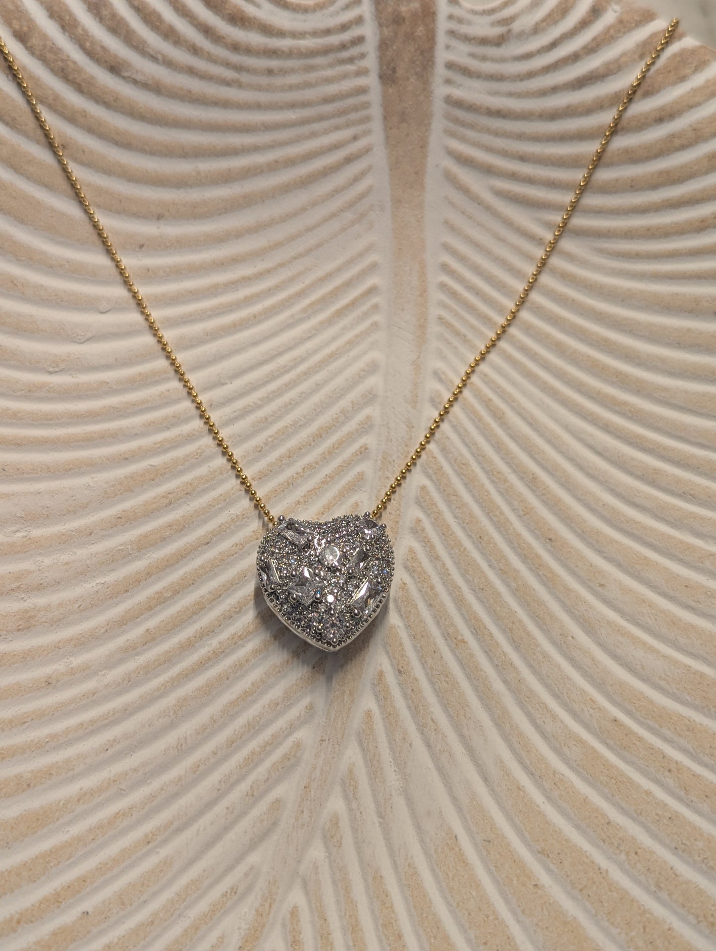 💖 Vergoldete Herz-Halskette – Funkelndes Symbol der Liebe 💖