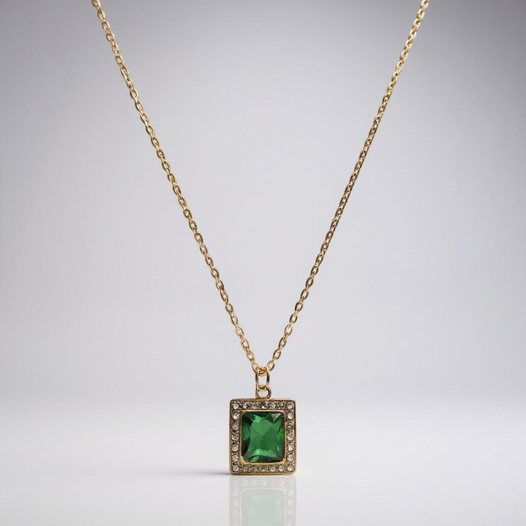 Goldfarbene Edelstahlkette mit grünem oder weißem quadratischem Anhänger – Elegante Halskette